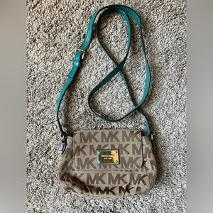 ✨SOLD✨ Michael Kors Jet Set Beige Turquoise MK Signature Jacquard Crossbody Bag